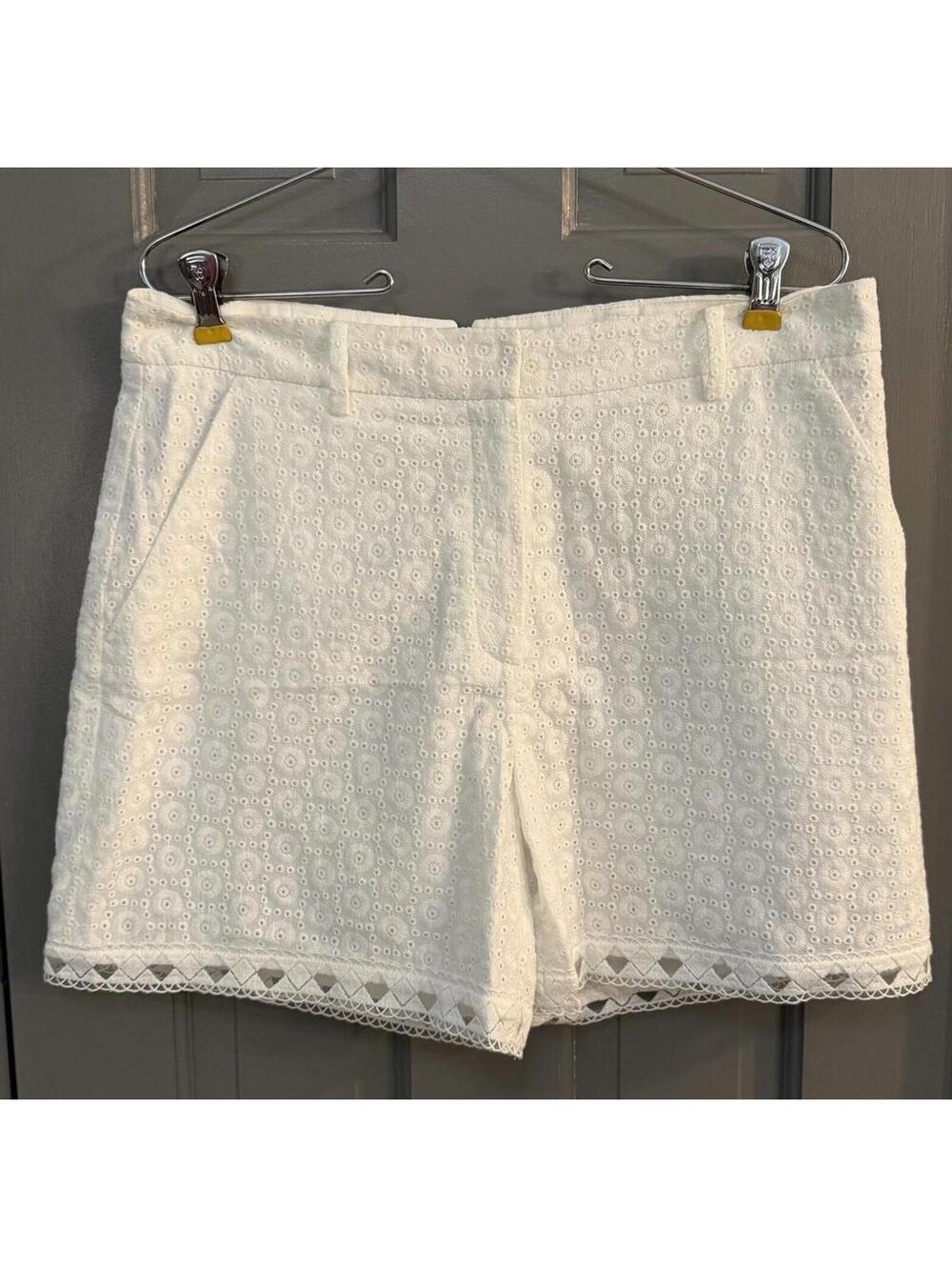 T Tahari White Eyelet Lace Shorts Size 10